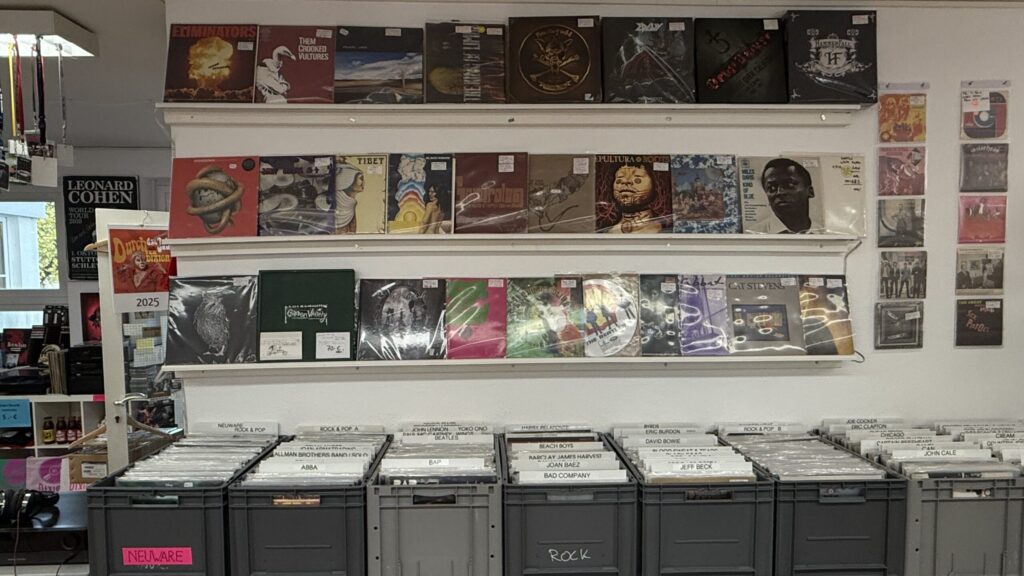 Dixigas-Records, Ebertstr. 2. 76137 Karlsruhe - Umfassendes Angebot an Pop - Rock (Neuware und Second Hand)